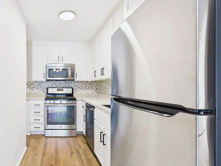 Alur Apartments — Photo 13