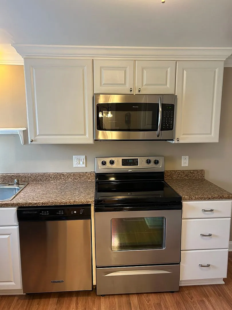 1670 Brodhead Rd APT 2 photo 1