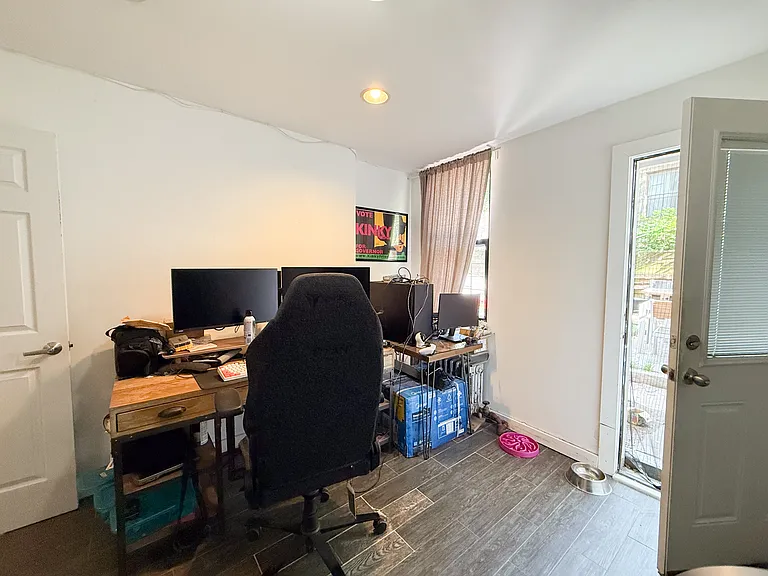 162 Halsey St #1 — Photo 12