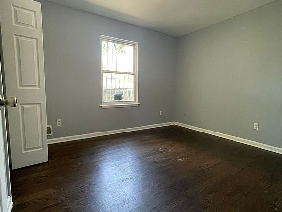 4th image of 222 Fulton Ave APT 1