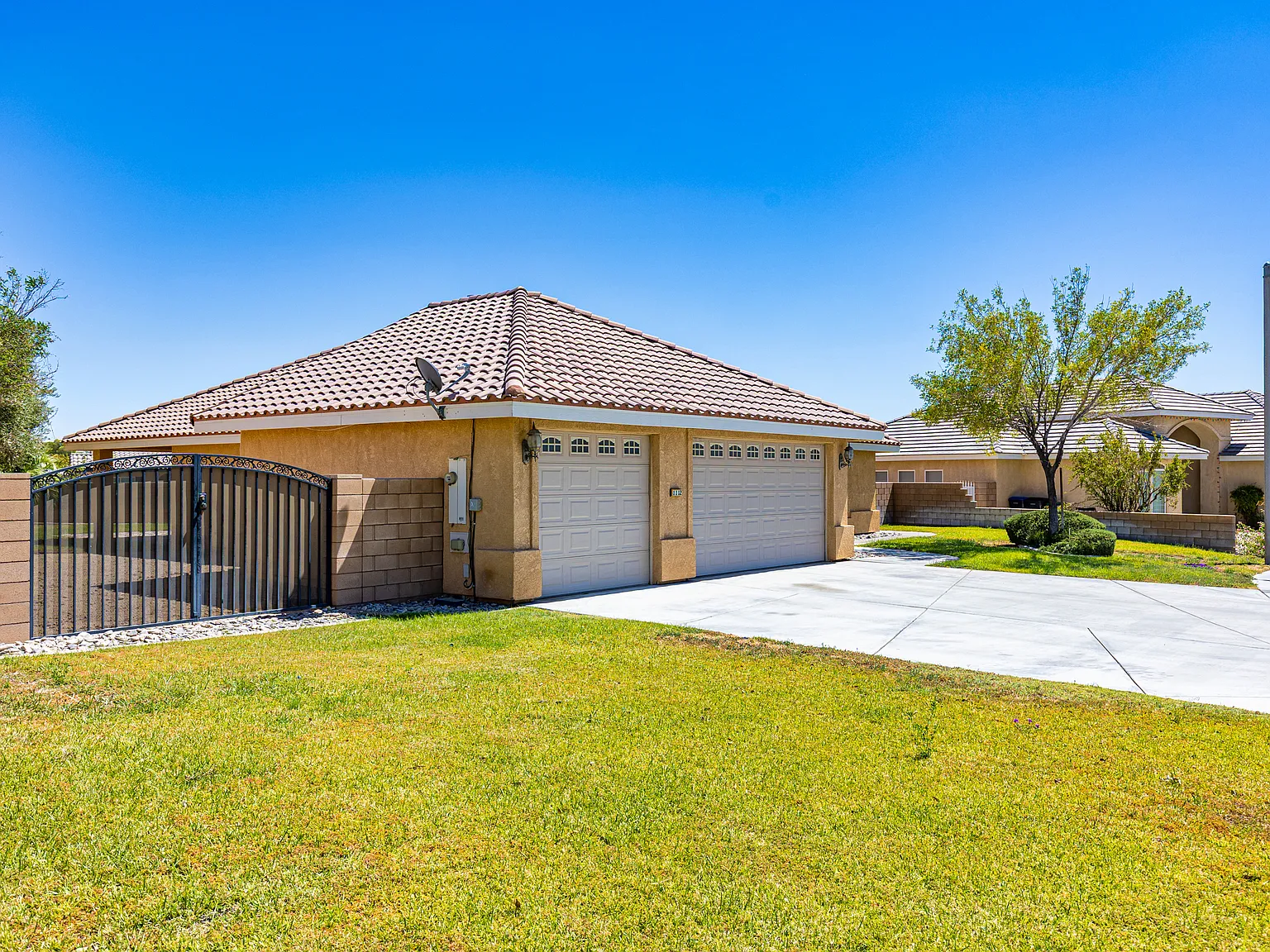 3 bed, 2087 sqft, $2,250 — Photo 2