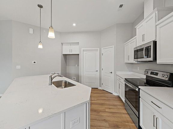 4th image of 2544 Crosshill Dr