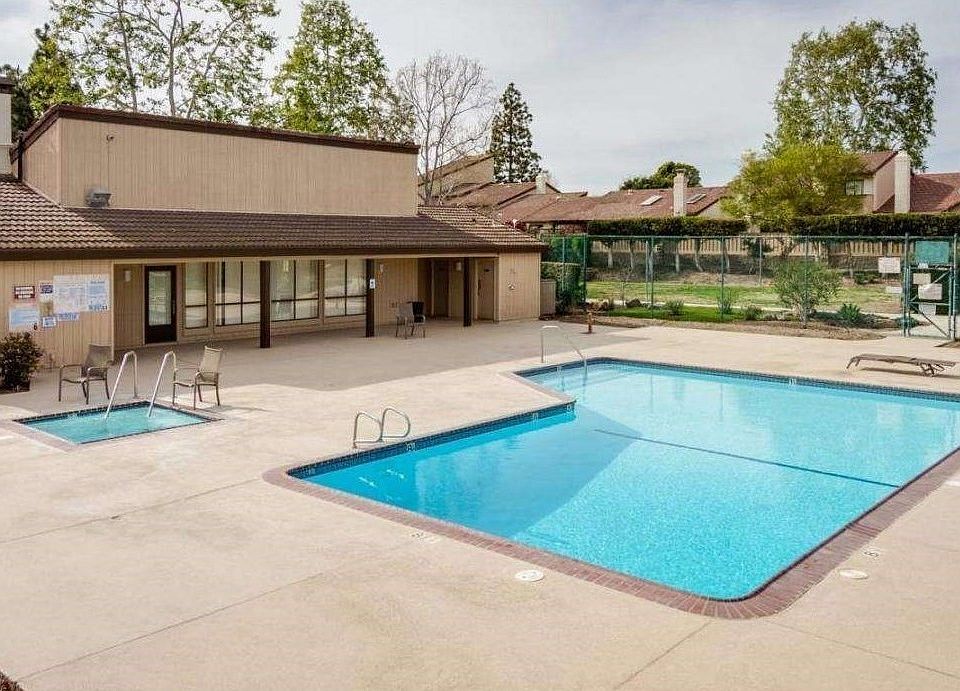 2nd image of 10418 Boulder Ct
