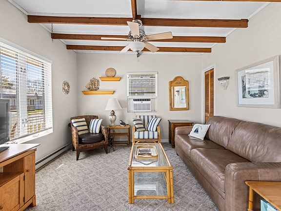 4th image of 32 Bay Ave APT 8