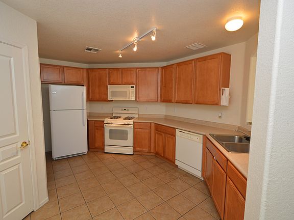 3rd image of 6815 W Quailwood Way