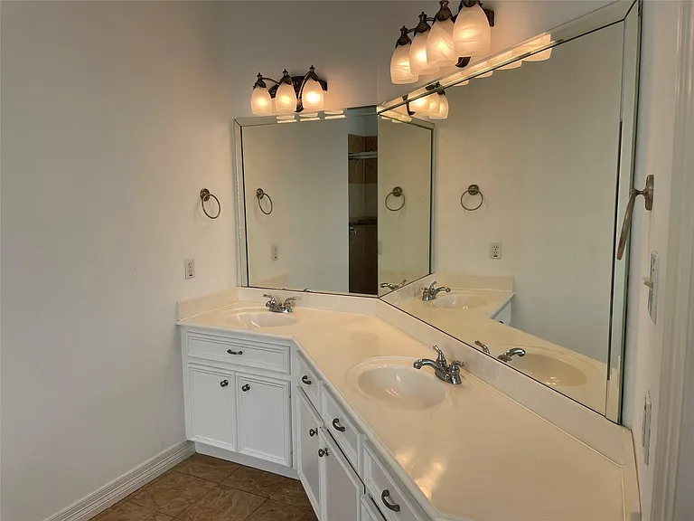 15480 Constellation Cir W — Photo 15