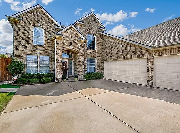 3rd image of 1160 Waterwood Cir