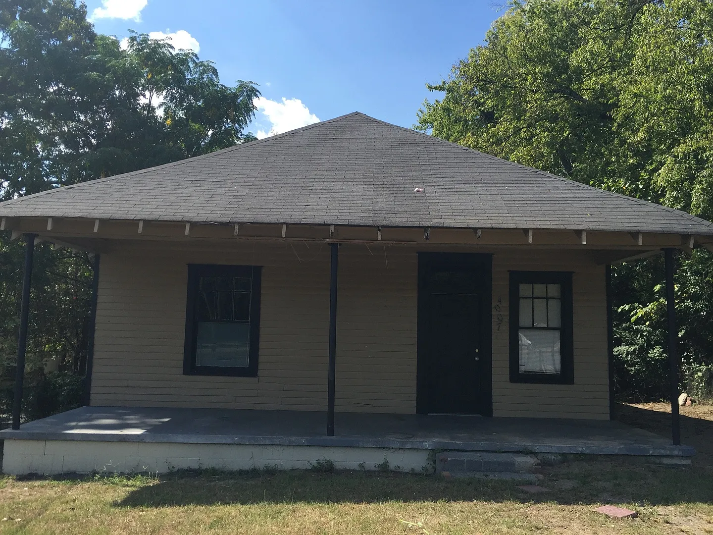 4007 Holly Ave photo 1