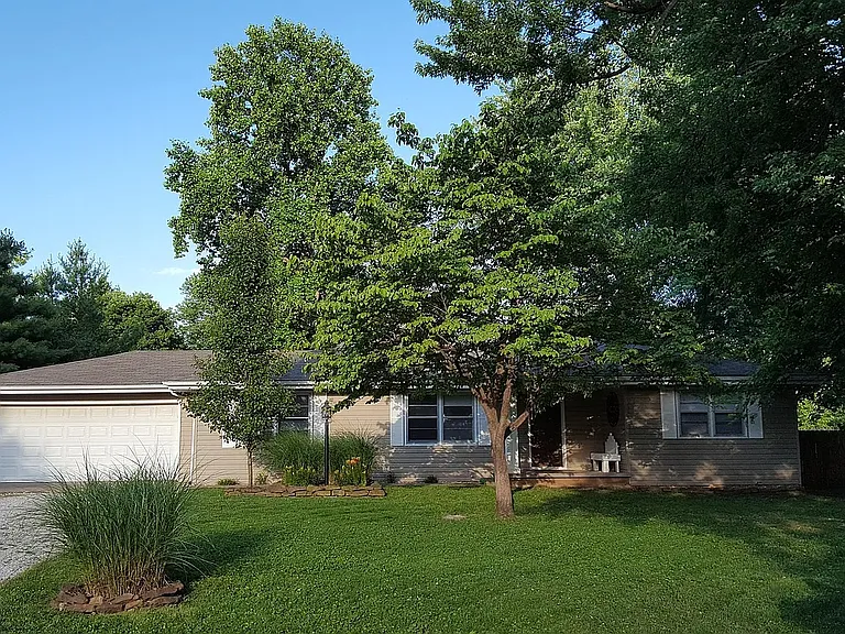 402 Watson St — Photo 1