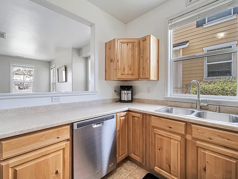 4911 W Calton Ln — Photo 6