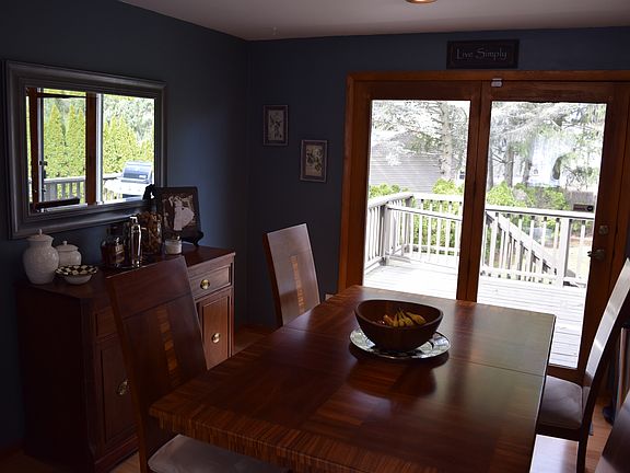 Dining Room 2 / Deck