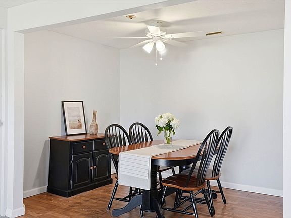 3rd image of 16 Kingswood Dr #2