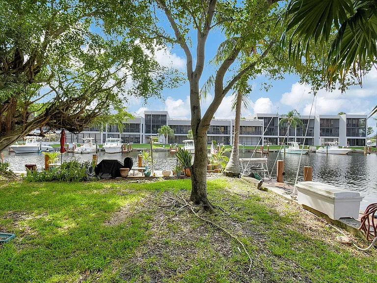 777 S Federal Hwy #202-H — Photo 46
