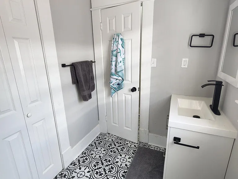 517 E Anderson Ln #A — Photo 10