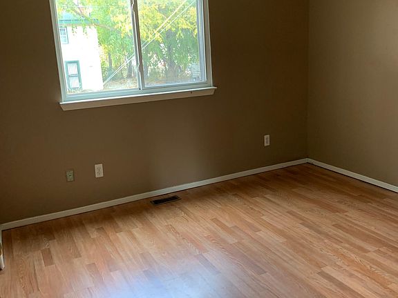 4th image of 2244 Delton Ct