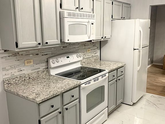 2nd image of 9386 Landings Ln Unit 207