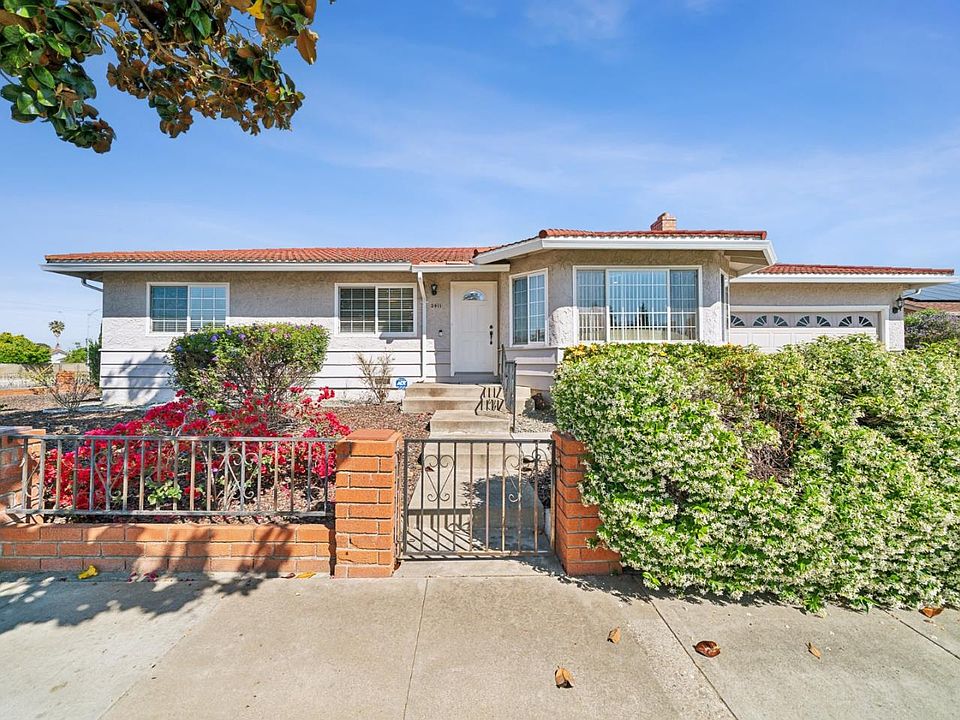 1st image of 2411 Greengate Dr