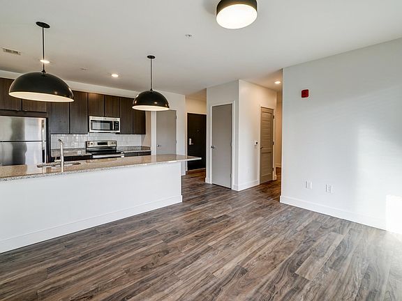 5th image of 231 N Pennsylvania St #522
