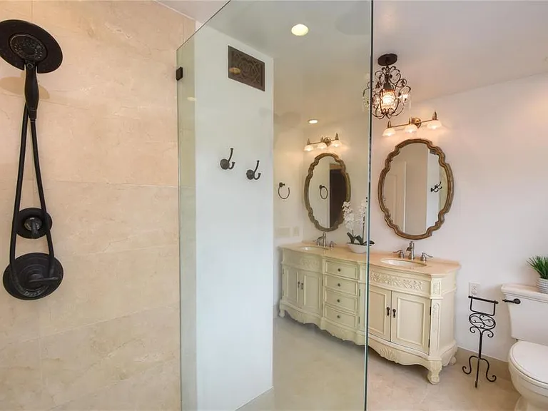 4801 Grapevine Way — Photo 15