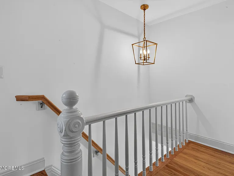 142 Heck Ave — Photo 33