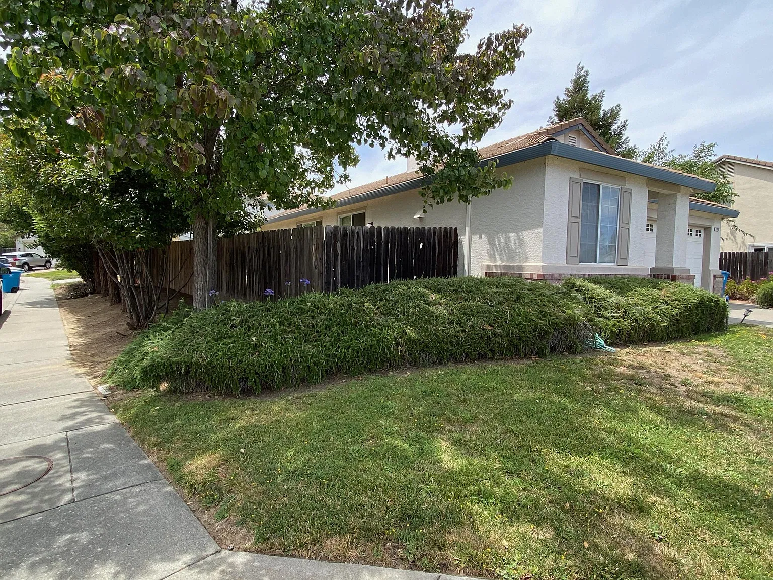 1020 Westgate Drive — Photo 2