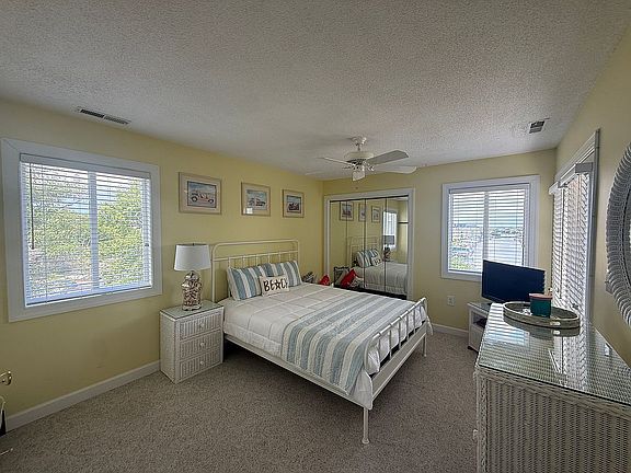 3rd image of 202 N Heron Dr #20210B