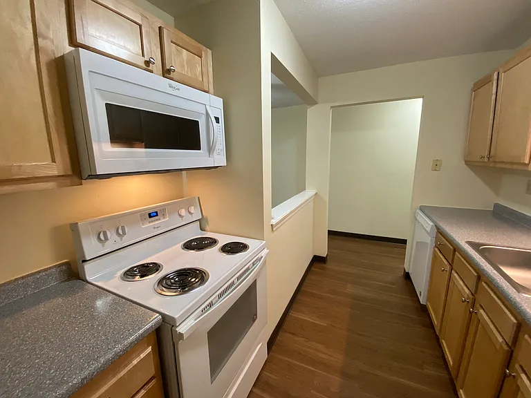 Sunset Ridge Apartments — Photo 91