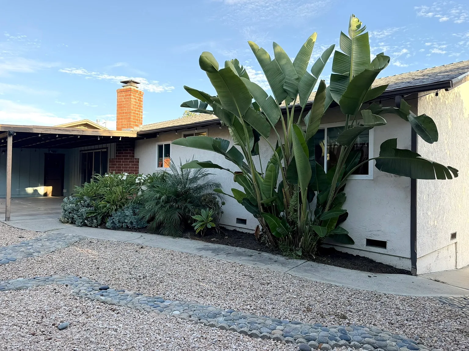 3 bed, 1452 sqft, $3,800 — Photo 2