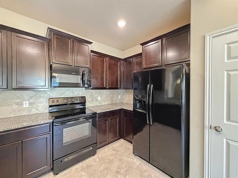 6328 Dorothy Muree Dr — Photo 17