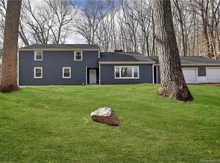 26 Wills Rd, Newtown, CT 06470