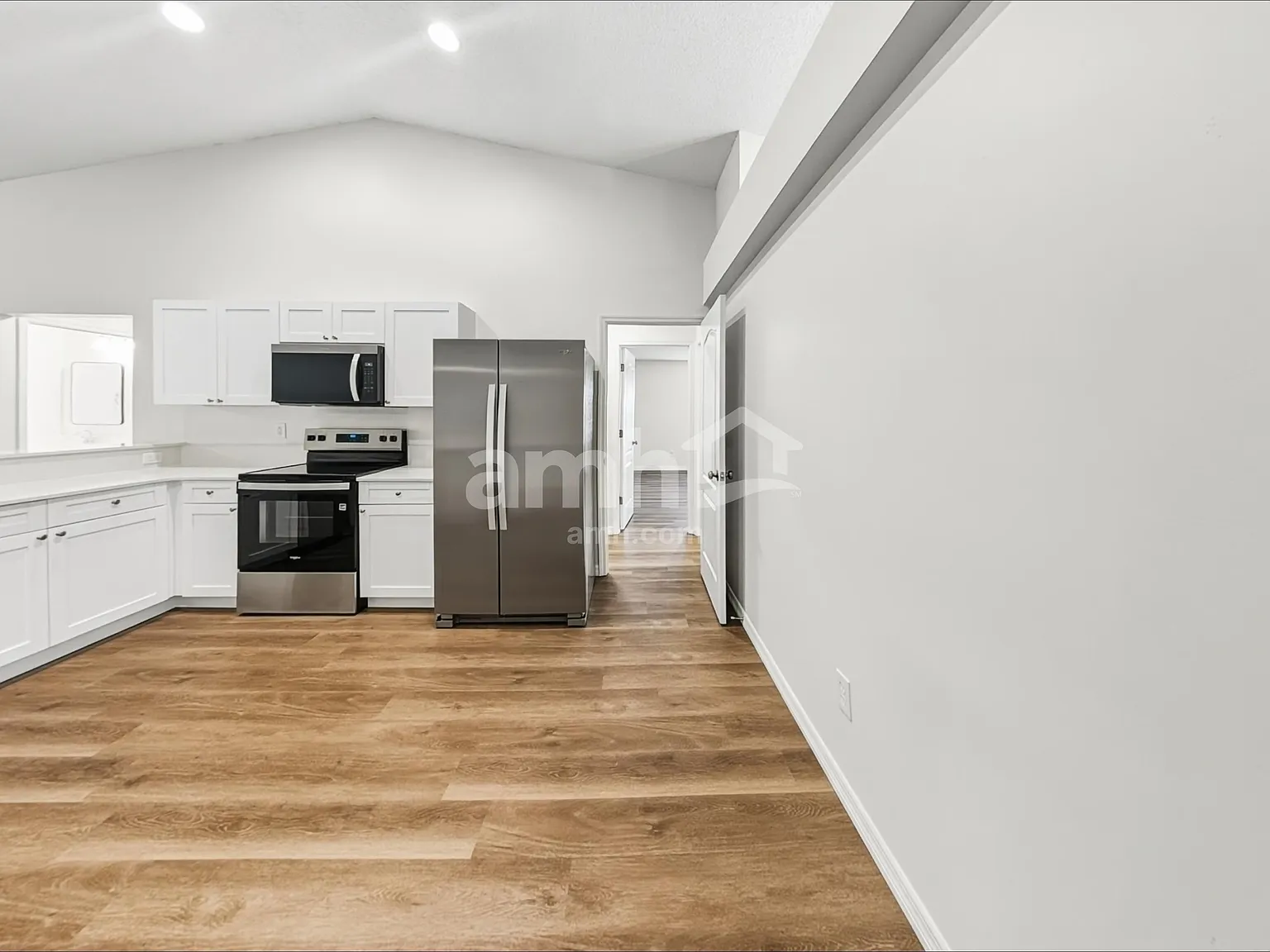 4 bed, 2.0 bath, 2085 sqft, $2,695 — Photo 3