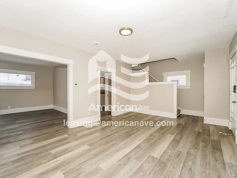 1732139_003_living_room_3.jpg