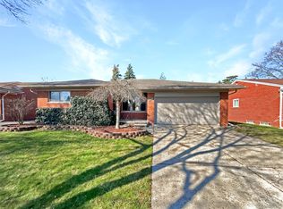 29243 Pinto Dr, Warren, MI 48093