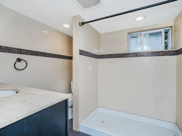 200 Bay 7th Street image 44 of 49