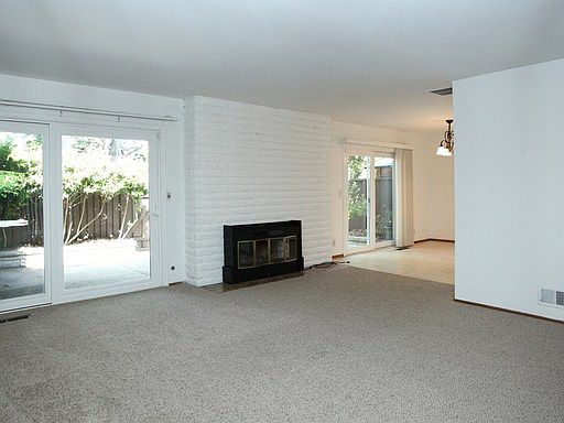 4th image of 1007 Tulipan Dr