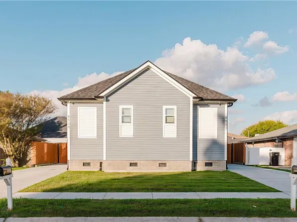 8509 Regiment Dr, Chalmette, LA 70043