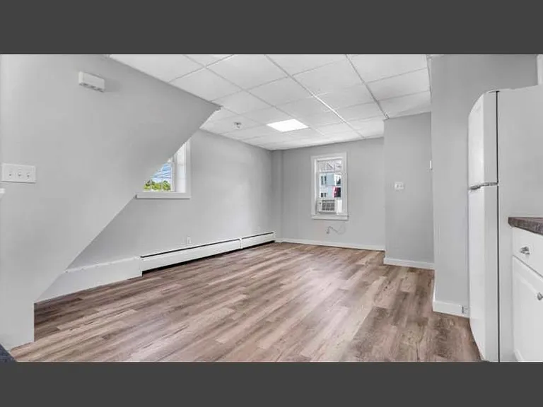 324 Elm St #B — Photo 8