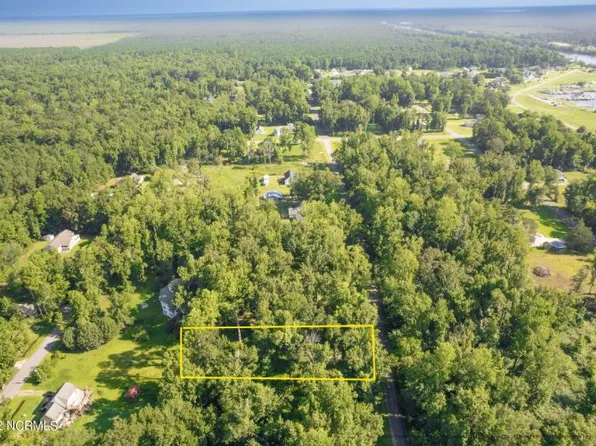 109 Tradewinds Rd, Newport, NC 28570