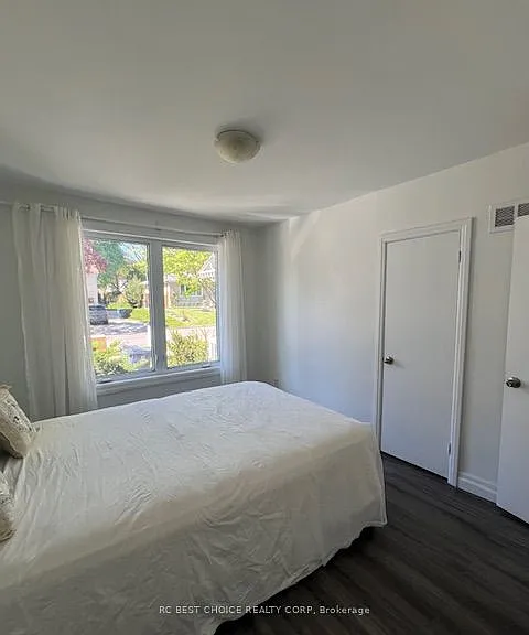173 Poyntz Ave — Photo 24
