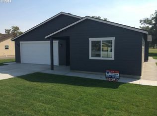 927 Barton Loop, Umatilla, OR 97882