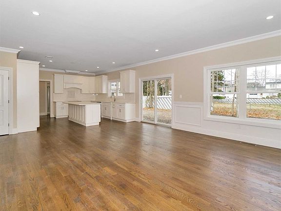 3rd image of 113 Arthur St