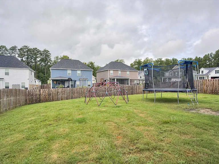 707 Navan Ln — Photo 33
