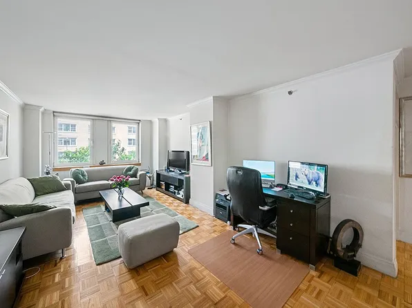404 E 76th St APT 3C, New York, NY 10021
