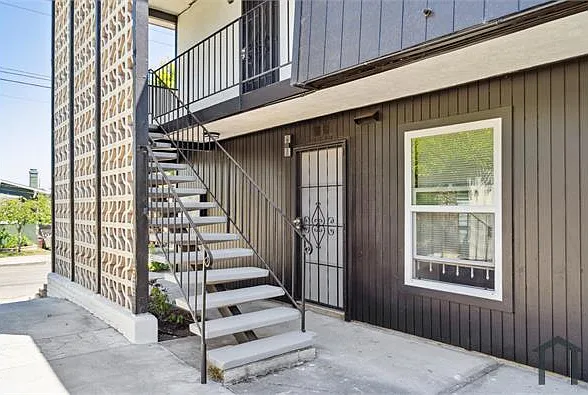 3441 Laguna Ave #1 — Photo 5