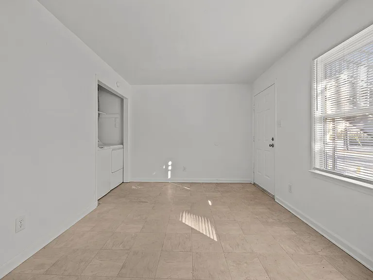 1605 N Roxboro St — Photo 25