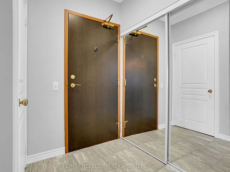 1 Belvedere Ct #1001 — Photo 2