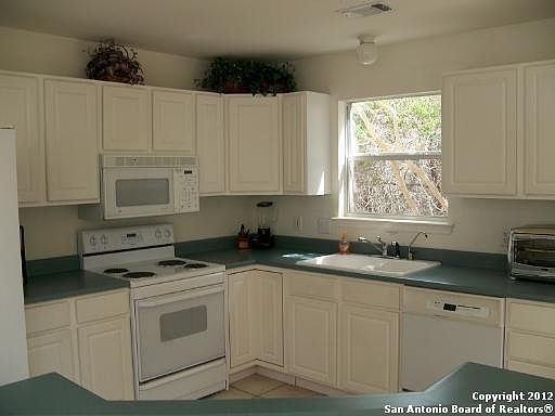 5th image of 1724 Canyon Lake Dr