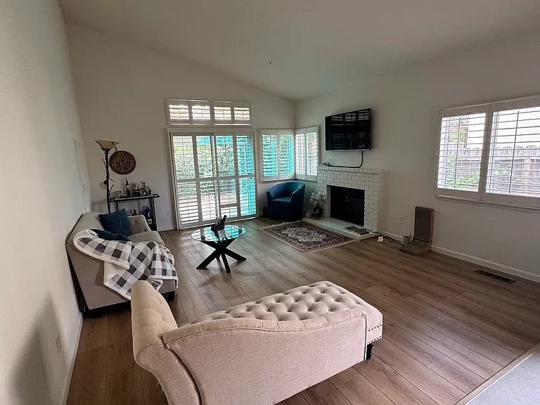 2221 Culpepper St — Photo 3