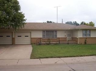 5924 Birchwood Dr, Great Bend, KS 67530