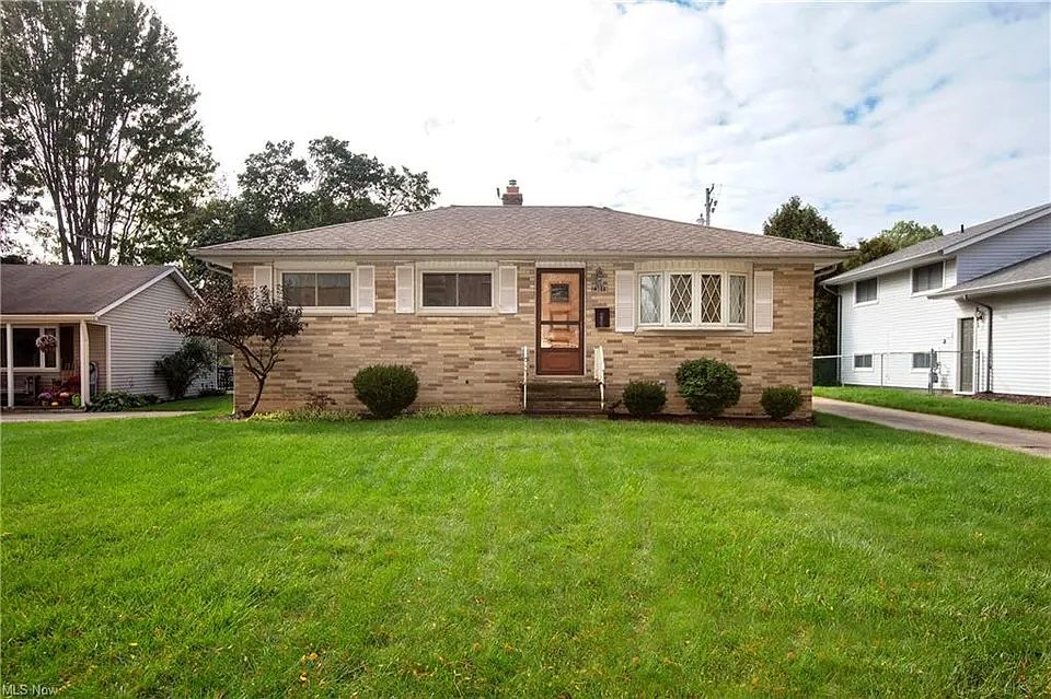 1st image of 23819 Vincent Dr